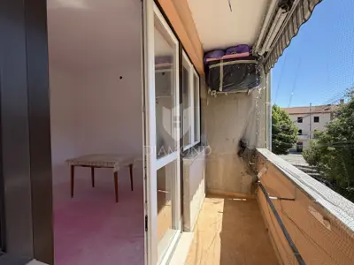 Labin, renoviran stan u centru s terasom - 10