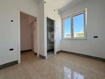 Labin, renoviran stan u centru s terasom - 3