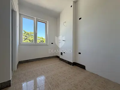 Labin, renoviran stan u centru s terasom - 2