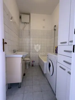 Labin, renoviran stan u centru s terasom - 9