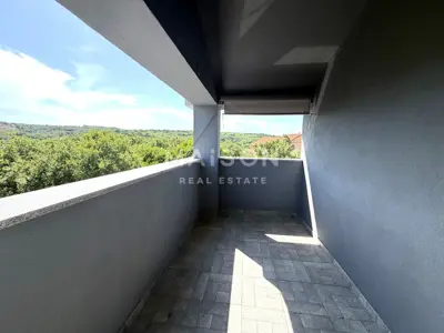 Apartman 43 m², Šilo - 300 m od mora i balkon