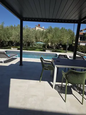 Kuća 230 m², Štinjan - bazen i 3 terase - 8