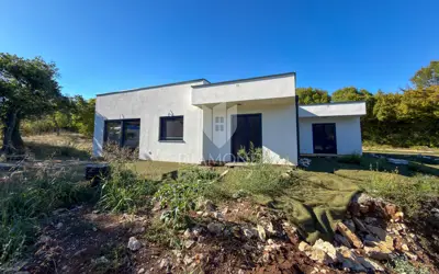 Kuća 120 m², Labin okolica - novogradnja u šumi