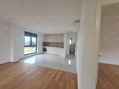 Stan 78 m², Ližnjan - 2 spavaće sobe i lođa - 2