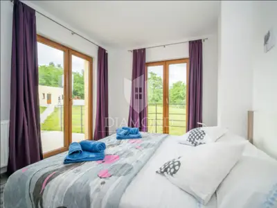 Kuća 280 m², Brajkovići - bazen i velika parcela - 15