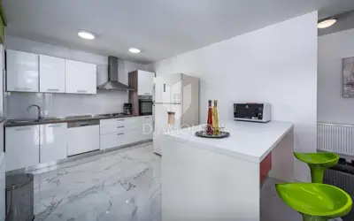 Kuća 280 m², Brajkovići - bazen i velika parcela - 11