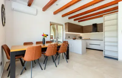 Haus 170 m², Umgebung von Labin - Pool und Terrasse - 11