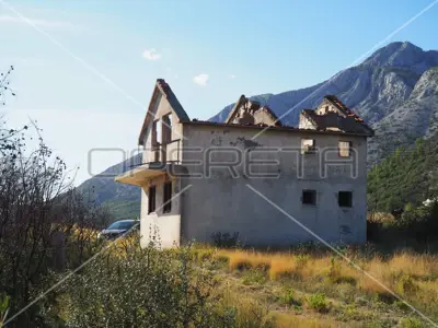 Kuća 106 m², Stankovići - pogled na more i velika parcela - 9