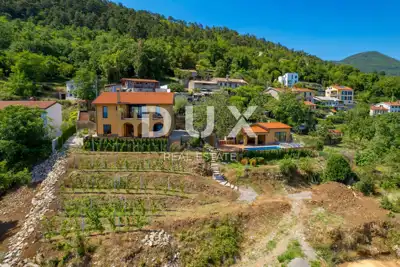 Opatija, Poljane, samostojeća vila, dugoročni najam, bazen