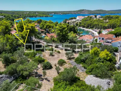 Građevinsko zemljište 1.274 m², Milna na Braču, 100 m od mora