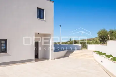 Haus zum Kauf in Milna, 370 m² - 6