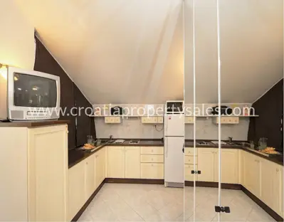 House, Brač, 220 m², 1 500 000 € - 7