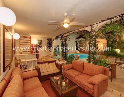 House, Brač, 220 m², 1 500 000 € - 2