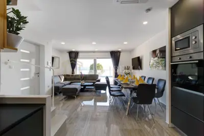 Wohnung zum Kauf in Dramalj, 232,4 m² - 4