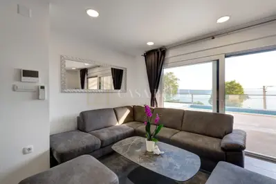 Wohnung zum Kauf in Dramalj, 232,4 m² - 2