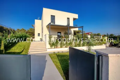 Villa 250 m², Šibenik - luxuriös eingerichtet und neu erbaut - 3