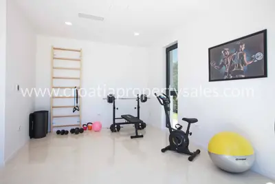 Villa 250 m², Šibenik - luxuriös eingerichtet und neu erbaut - 10