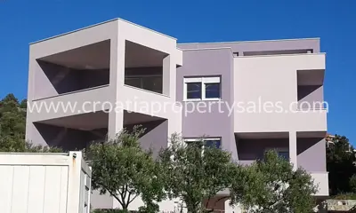 Haus 389 m², Rogoznica - zweite Reihe vom Meer