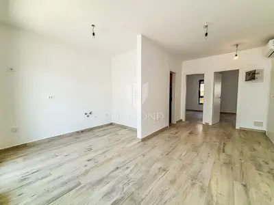 Stan 49 m², Lovrečica, 2 sobe i balkon - 4