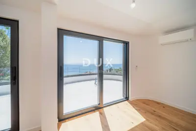 Stan 240 m², Opatija - Centar, terasa 90 m² i pogled na more - 10