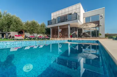 Vila u Vodnjanu, pogled na Brijune i Pulu