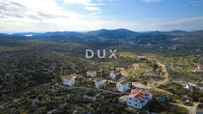 Villa 188 m², Zaton bei Šibenik - Pool und Sommerküche - 7