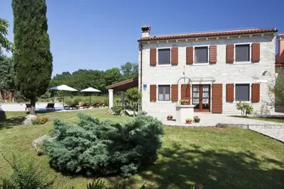 Kuća 2200 m², Barban - bazen i privatna okućnica - 10