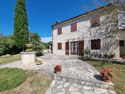 Kuća 2200 m², Barban - bazen i privatna okućnica - 11