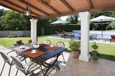 Kuća 2200 m², Barban - bazen i privatna okućnica - 8