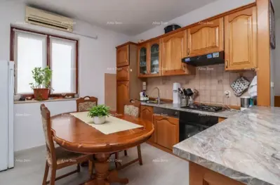 Rovinj – nekretnina s dva stana s pogledom na more i parkirnim mjestom - 4