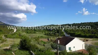 Baugrundstück 4.000 m², Bilice bei Šibenik, 2. Reihe zum Meer - 3