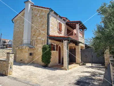 House for sale in Novalja, 197 m² - 2