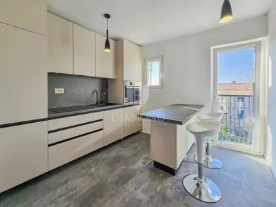 Stan 56 m², Buje - centar, 2 spavaće sobe
