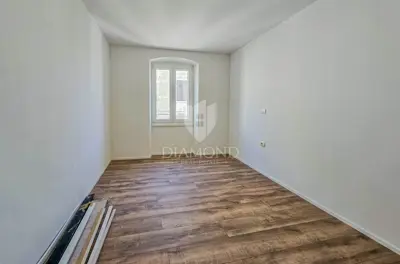 Stan 56 m², Buje - centar, 2 spavaće sobe - 8