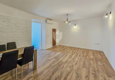 Stan 56 m², Buje - centar, 2 spavaće sobe - 4