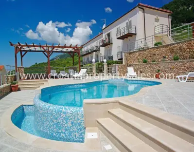 Kuća, Brač, 850 m², 2 000 000 €