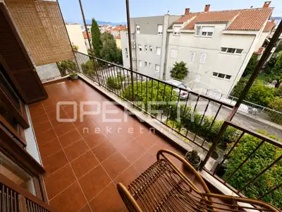Renovierte Wohnung mit Terrasse und Blick auf Brač und Mosor - Firule - 5