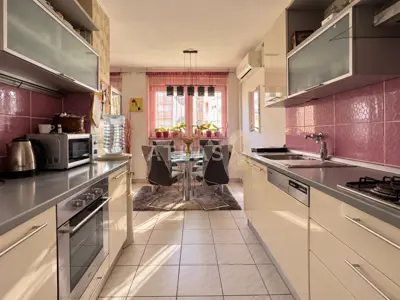 Wohnung 72 m², Monvidal, Pula - hell und geräumig