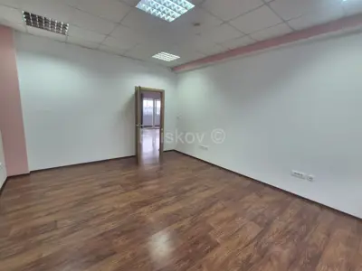Commercial space 145 m², Lučko, secured parking space - 2