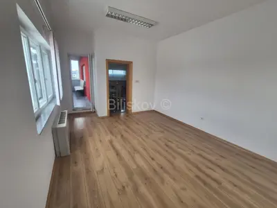 Poslovni prostor 145 m², Lučko, osigurano parkiralište