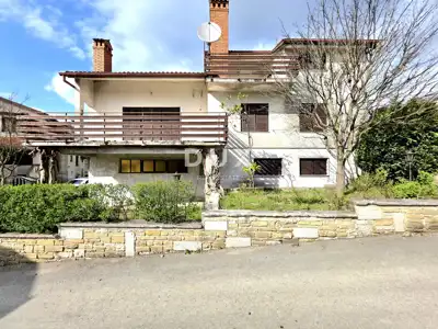Istra, Pazin, obiteljska kuća, 250 m², za obnovu