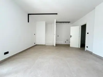 Stan 111,84 m², Novalja - 3 sobe, vrt i terasa - 6