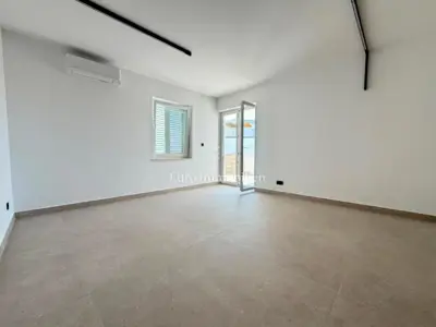 Stan 111,84 m², Novalja - 3 sobe, vrt i terasa - 4