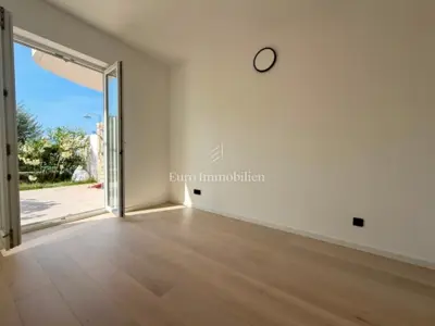 Stan 111,84 m², Novalja - 3 sobe, vrt i terasa - 20