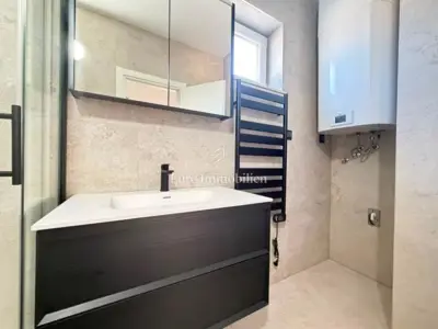 Stan 111,84 m², Novalja - 3 sobe, vrt i terasa - 8