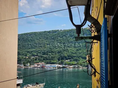 Kuća 160 m², Bakar - stara jezgra, 20 m od mora