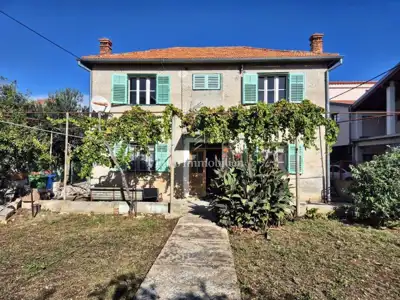 House 166 m², Murter - center, 4 parking spaces