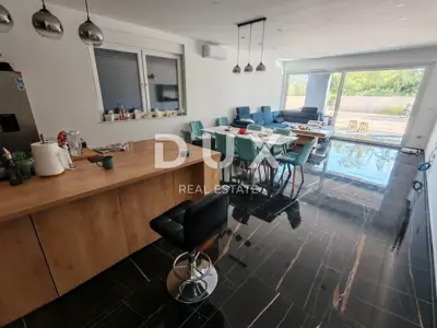 Doppelhaus 255,5 m², Nin - Pool und 310 m vom Meer - 4