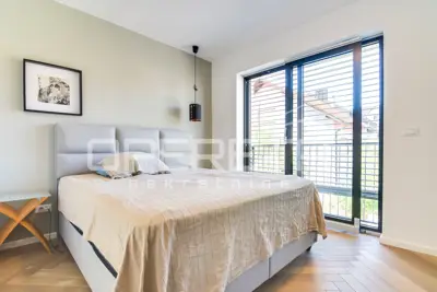 House 270 m², Lašćina - quiet location surrounded by greenery - 19