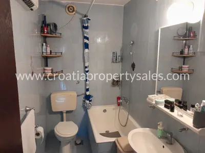House 294 m², Otok Hvar - quiet location near the center - 9